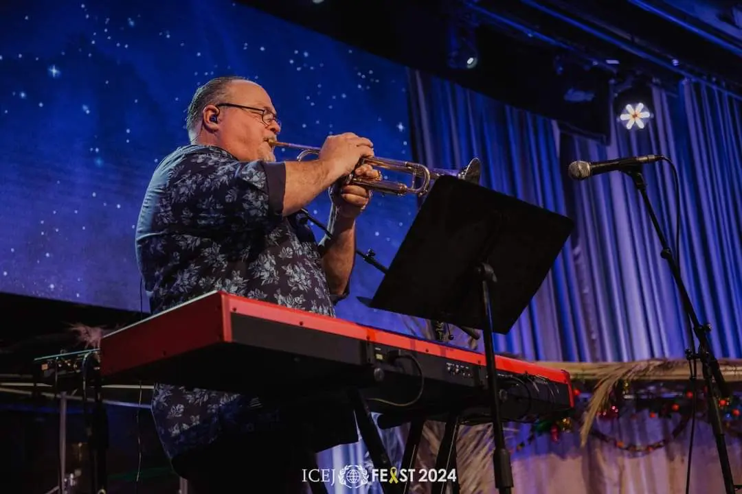 Ken Soltys composing the original film score for the movie Apparition.